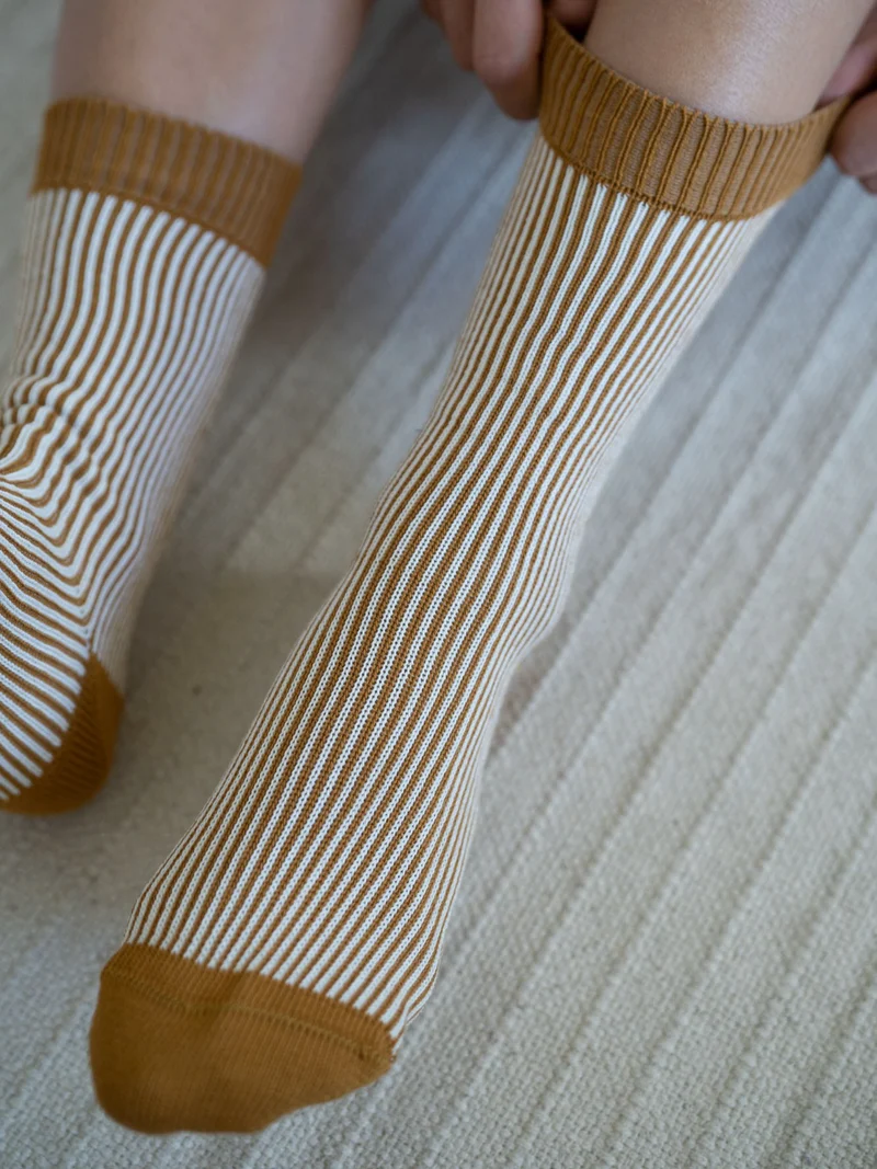 Gestreifte Jacquard Socken - creme senf