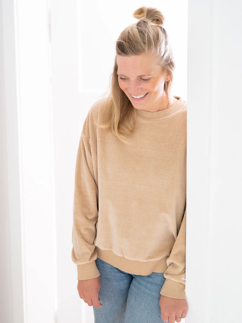 Frauen Samt Oversize Pullover - beige gelb geriffelt