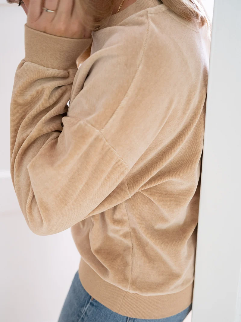 Frauen Samt Oversize Pullover - beige gelb geriffelt
