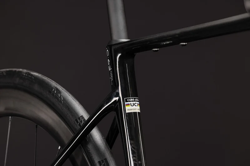 Cube Attain C:62 SLT Rennrad Diamant 28" carbon´n´white