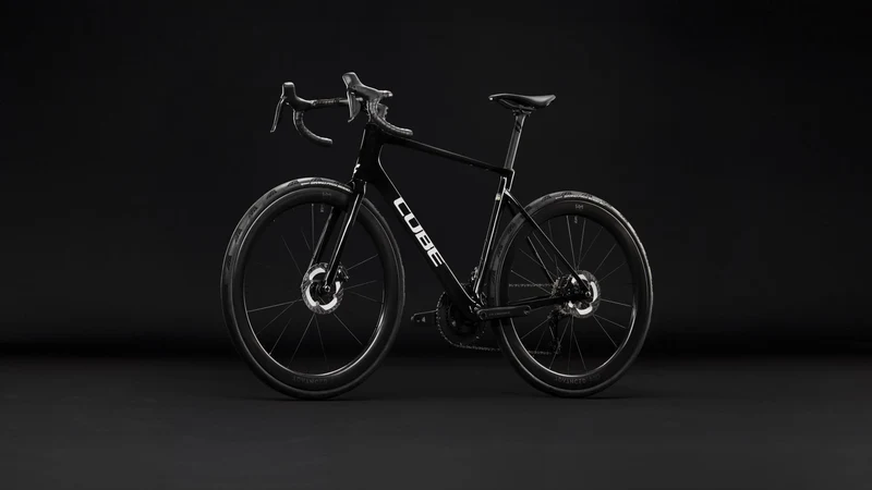 Cube Attain C:62 SLT Rennrad Diamant 28" carbon´n´white