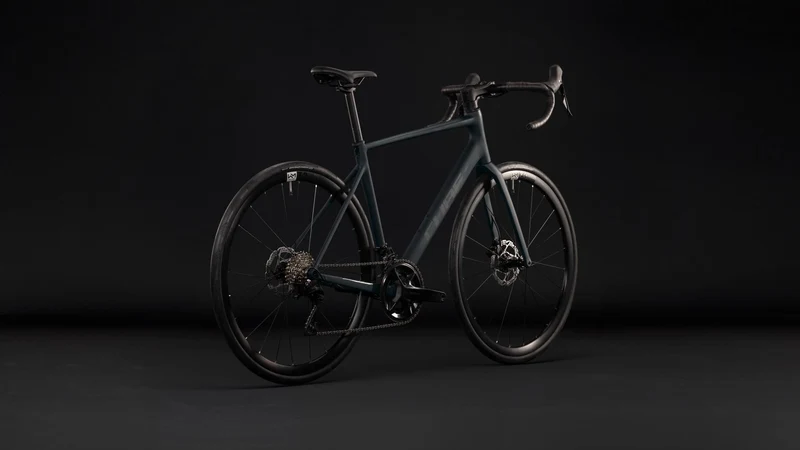 Cube Attain SLX Rennrad Diamant 28" black´n´chrome