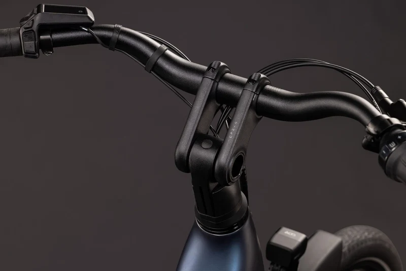 Cube Supreme Hybrid Deluxe ONE 600 Wh E-Trekkingbike Easy Entry navyblack´n´black
