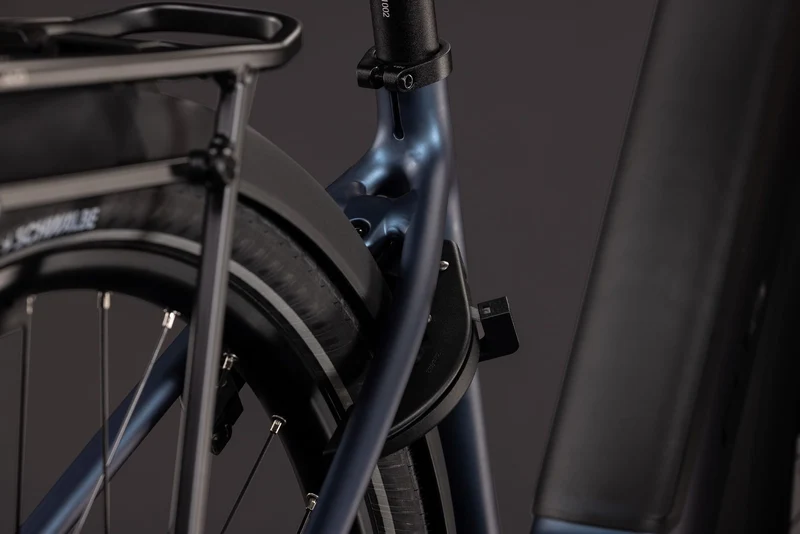 Cube Supreme Hybrid Deluxe ONE 600 Wh E-Trekkingbike Easy Entry navyblack´n´black