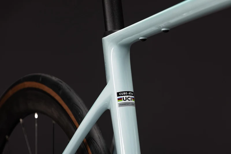 Cube Attain C:62 Race Rennrad Diamant 28" frostymint´n´mint
