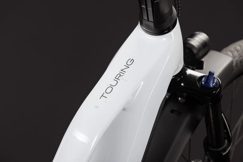 Cube Touring Hybrid ONE 600 Wh E-Trekkingbike Trapeze 28" metallicwhite´n´chrome