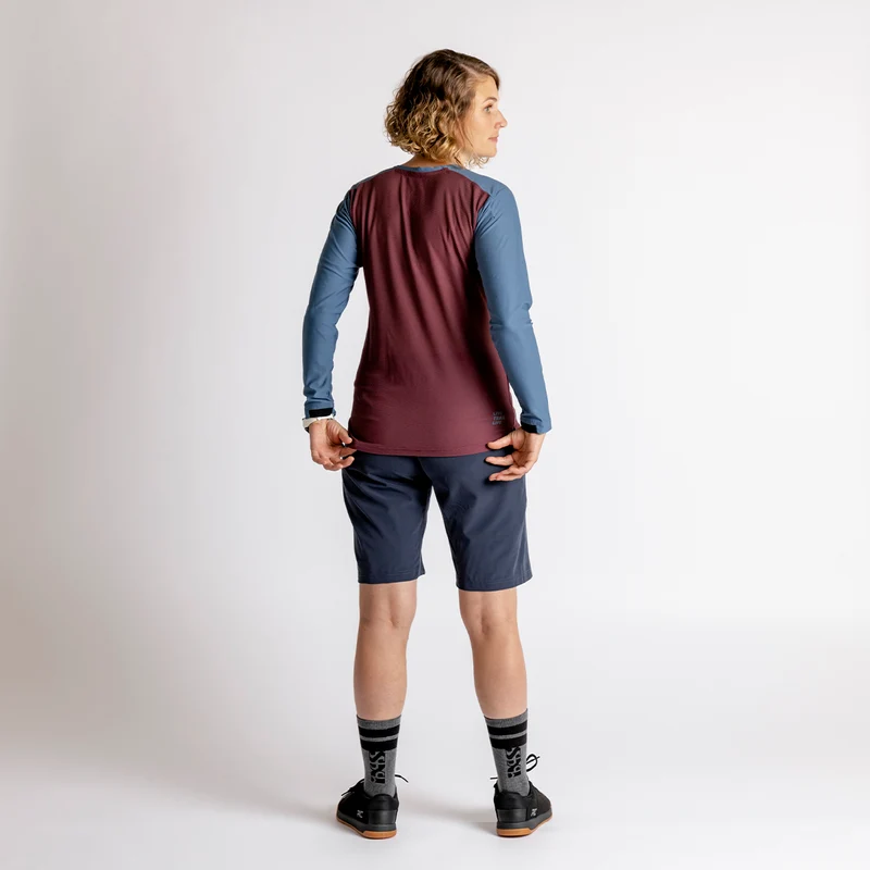 Women's Flow XTG Long Sleeve Henley raisin-marine