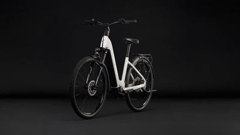 Cube Nuride Hybrid Performance 720 Wh E-Trekkingbike Easy Entry 28" metallicwhite´n´grey