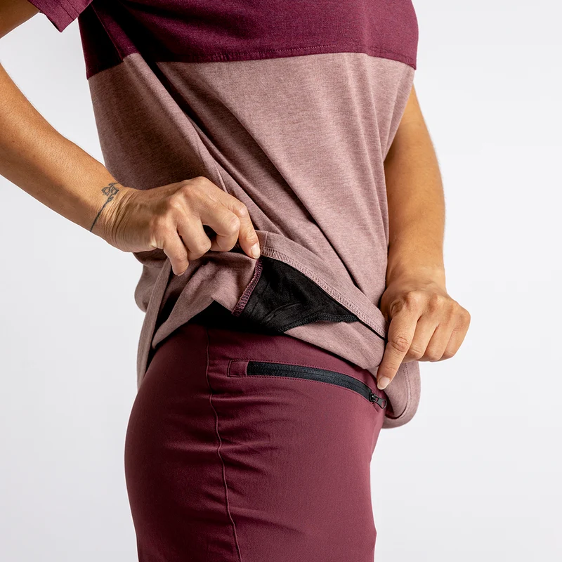 Women's Flow Mountain Tech Tee taupe-raisin