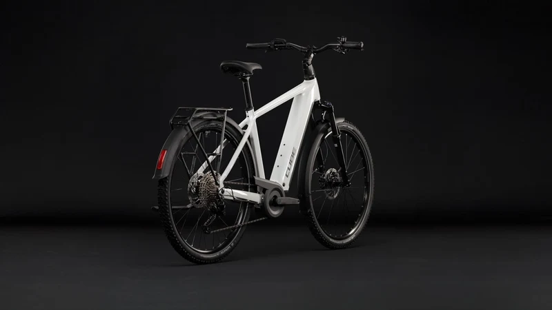 Cube Nuride Hybrid Performance 720 Wh E-Trekkingbike Diamant 28" metallicwhite´n´grey
