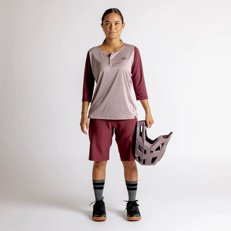 Women's Carve X 3/4 Henley taupe-raisin