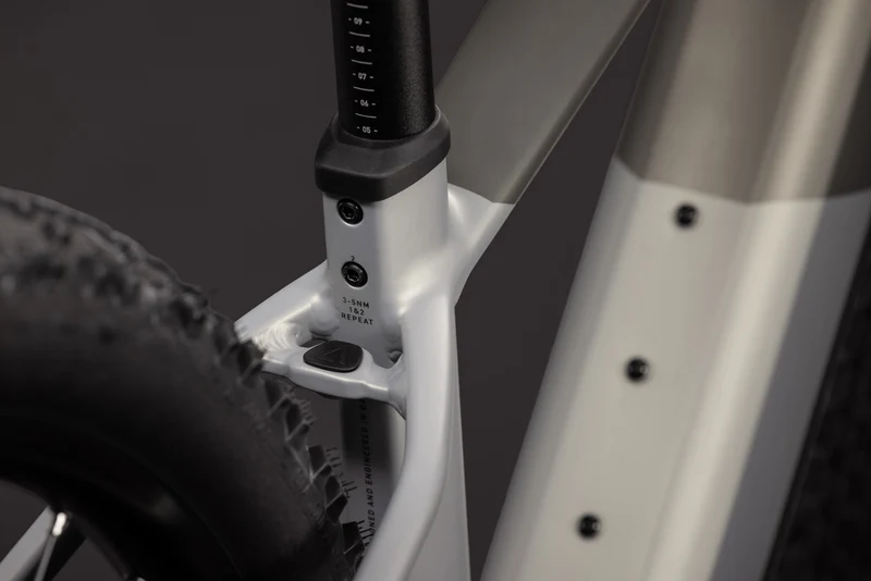 Cube Reaction Hybrid ONE 720 Wh E-Bike Hardtail Diamant pearlsilver´n´chrome