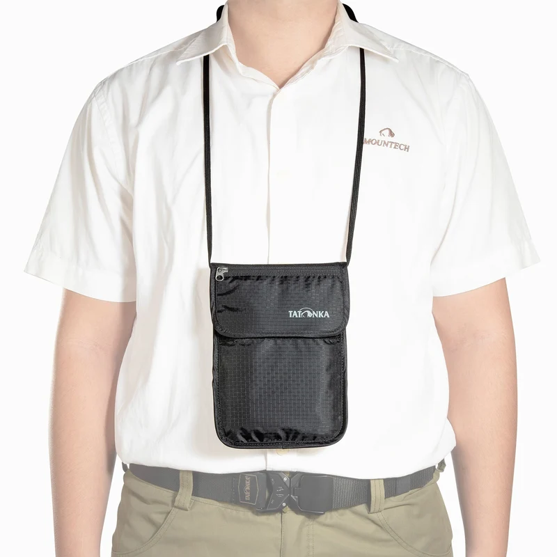 Skin Folded Neck Pouch