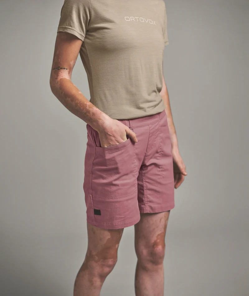 AFFINITY SHORTS W