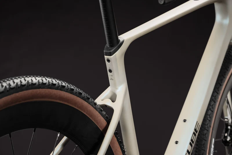 Cube Nuroad C:62 SLX Gravelbike Diamant 28" glintsand´n´black