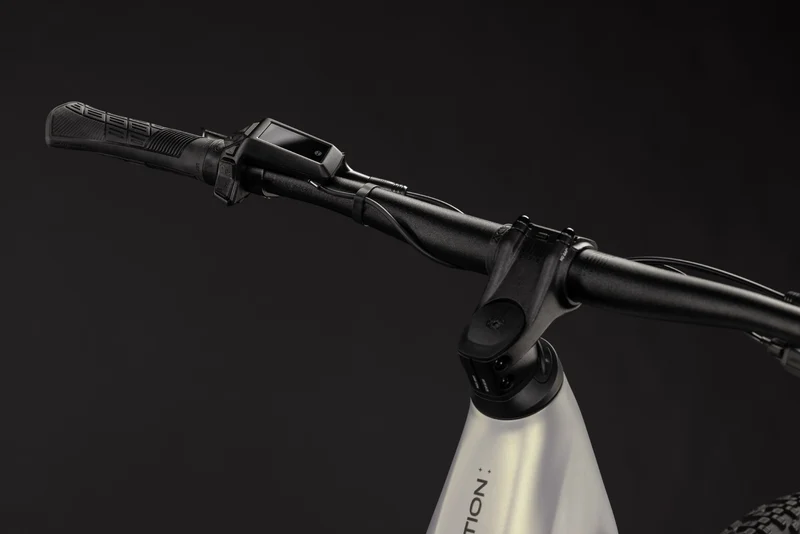 Cube Reaction Hybrid ONE 720 Wh E-Bike Hardtail Easy Entry 27,5" pearlsilver´n´chrome