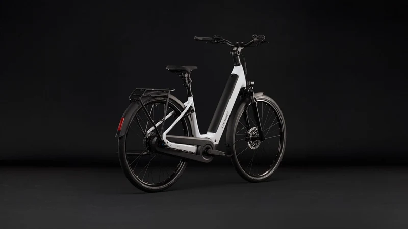Cube Supreme RT Hybrid Comfort EX 600 Wh E-Trekkingbike Easy Entry metallicwhite´n´reflex