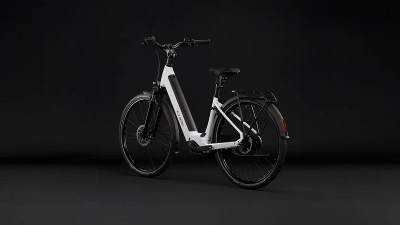 Cube Supreme RT Hybrid Comfort EX 600 Wh E-Trekkingbike Easy Entry metallicwhite´n´reflex