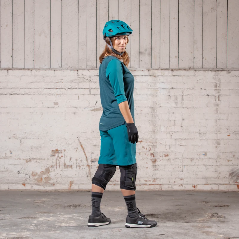 Carve X Women Henley everglade-solid everglade