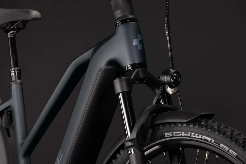 Cube Nuride Hybrid EXC 800 Wh E-Trekkingbike Trapeze 28" coal´n´chrome
