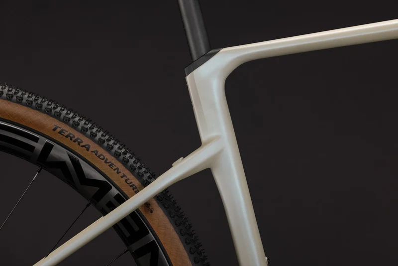 Cube Nuroad Hybrid C:62 SLX 400X Wh E-Gravelbike Diamant 28" glintsand´n´black