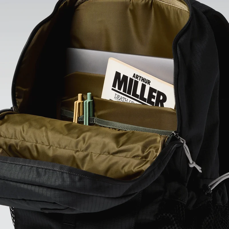 Clase 28L Daypack