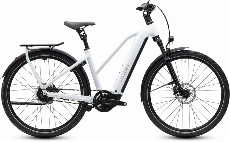 Cube Kathmandu Hybrid Deluxe Pro 800 Wh E-Trekkingbike Trapeze 28" metallicwhite´n´chrome