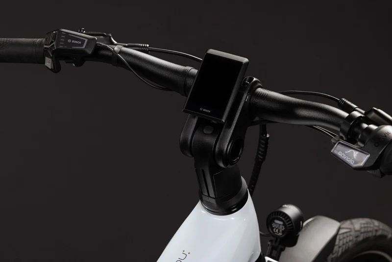Cube Kathmandu Hybrid Deluxe Pro 800 Wh E-Trekkingbike Trapeze 28" metallicwhite´n´chrome