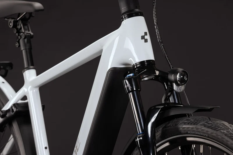 Cube Kathmandu Hybrid Deluxe Pro 800 Wh E-Trekkingbike Diamant 28" metallicwhite´n´chrome