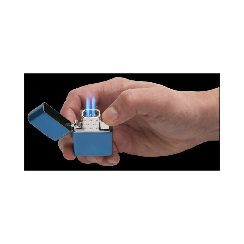 Zippo - Feuerzeug mit Butaneinsatz (doppelt)