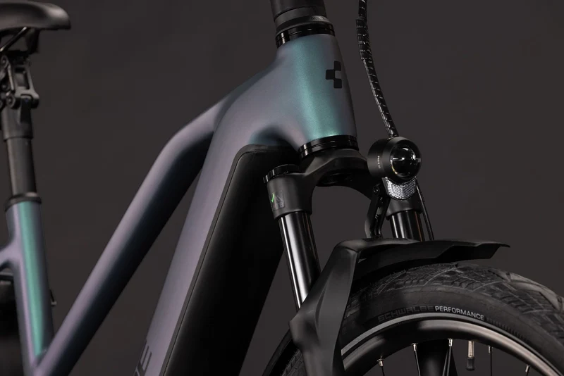 Cube Kathmandu Hybrid Pro 800 Wh E-Trekkingbike Trapeze 28" smaragdgrey´n´black