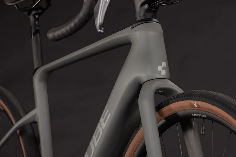 Cube Nuroad Hybrid C:62 Race 400X Wh E-Gravelbike Diamant 28" oldgrey´n´grey