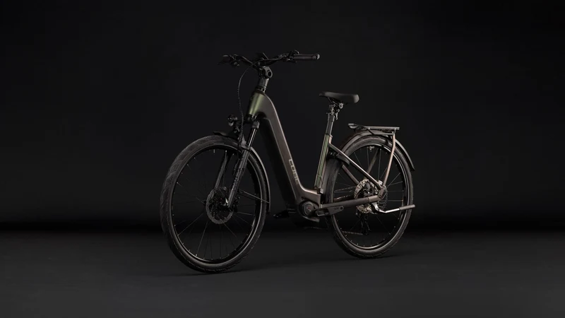 Cube Kathmandu Hybrid EXC 800 Wh E-Trekkingbike Easy Entry 28" stellar´n´chrome