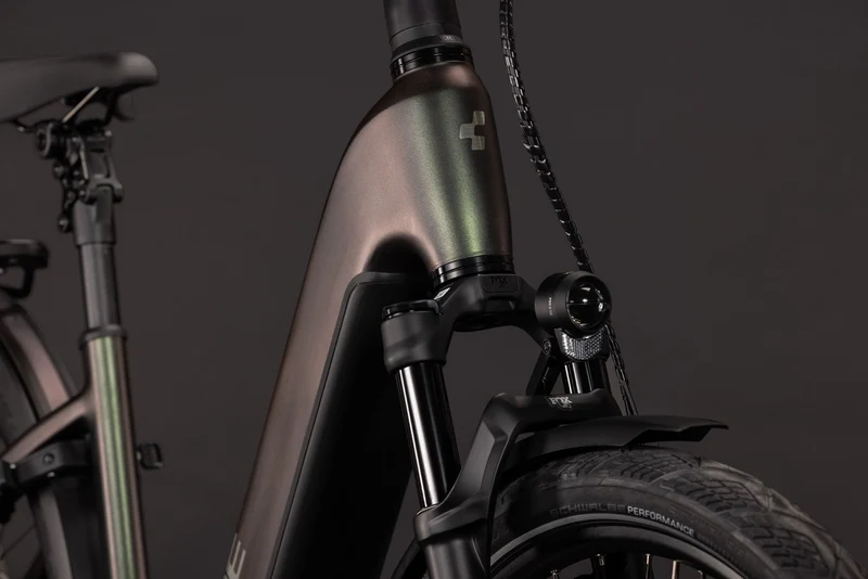 Cube Kathmandu Hybrid EXC 800 Wh E-Trekkingbike Easy Entry 28" stellar´n´chrome