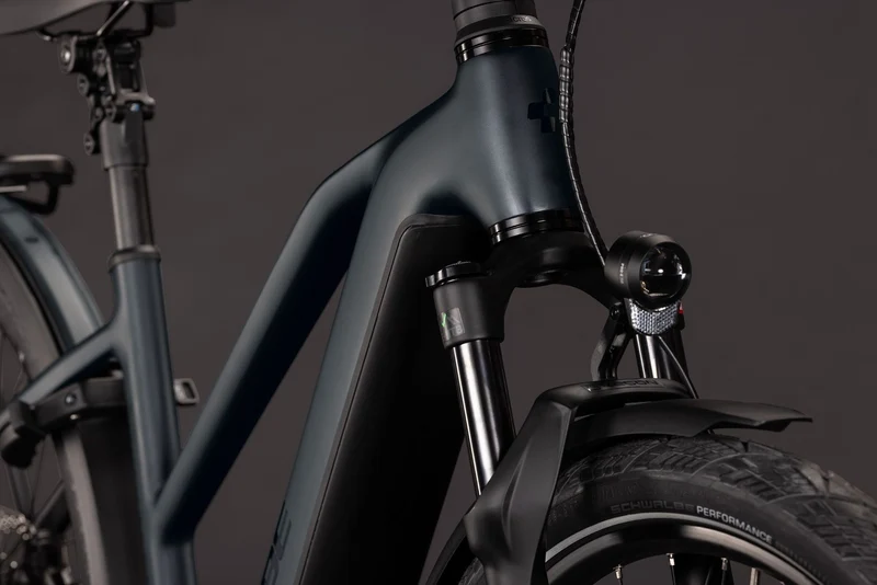 Cube Kathmandu Hybrid Pro 800 Wh E-Trekkingbike Trapeze 28" coal´n´black