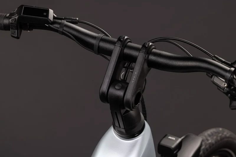 Cube Kathmandu Hybrid ONE 800 Wh E-Trekkingbike Easy Entry 28" silverstar´n´reflex