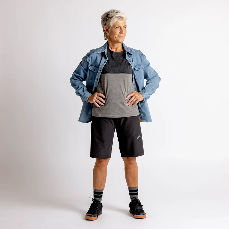 Carve Digger Women Organic Denim Shirt washed blue