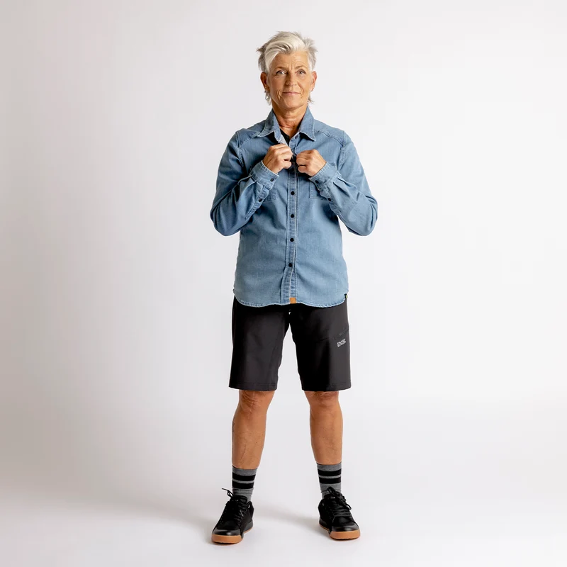 Carve Digger Women Organic Denim Shirt washed blue