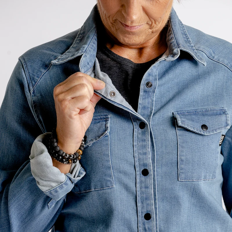 Carve Digger Women Organic Denim Shirt washed blue