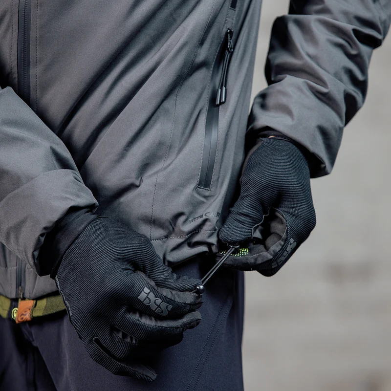 Carve Zero insulated AW Jacket anthrazit