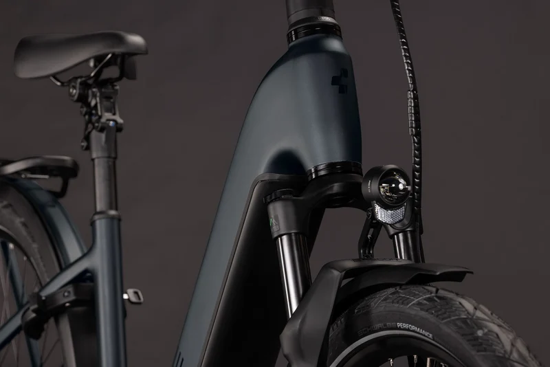 Cube Kathmandu Hybrid Pro 800 Wh E-Trekkingbike Easy Entry 28" coal´n´black