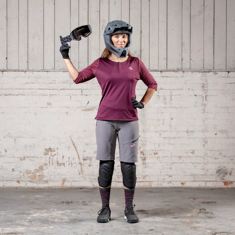 Carve X Women Henley raisin-solid raisin