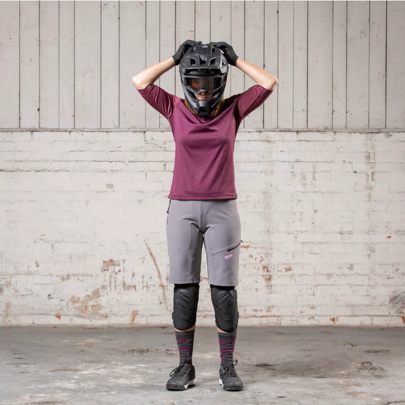 Carve X Women Henley raisin-solid raisin