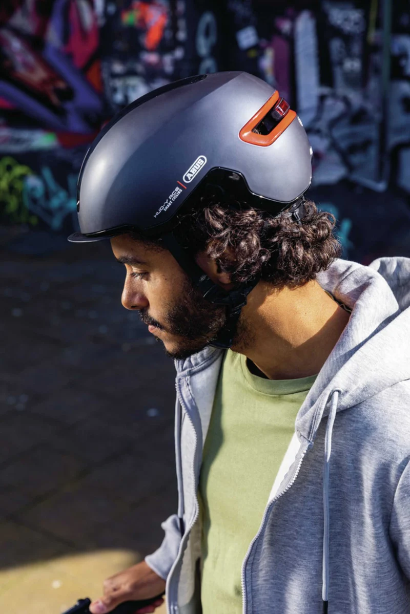 Abus Hud-Y Helm champagne gold