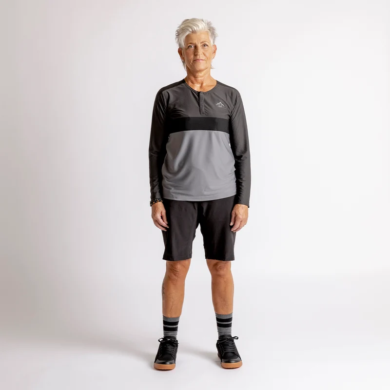 Women's Flow XTG Long Sleeve Henley graphit-schwarz