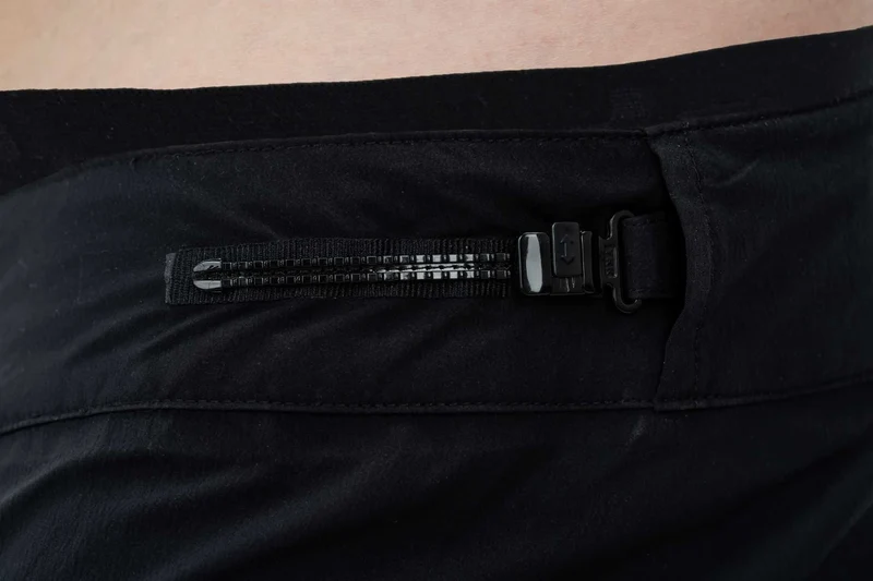 Cube ATX Baggy Shorts Inkl. Innenhose black