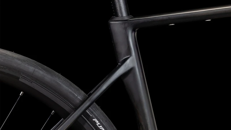 Cube Attain C:62 Race Rennrad Diamant 28" blackline
