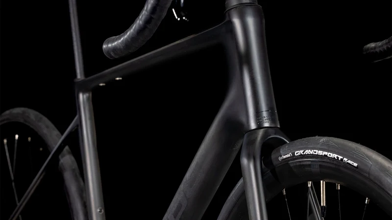 Cube Attain C:62 Race Rennrad Diamant 28" blackline