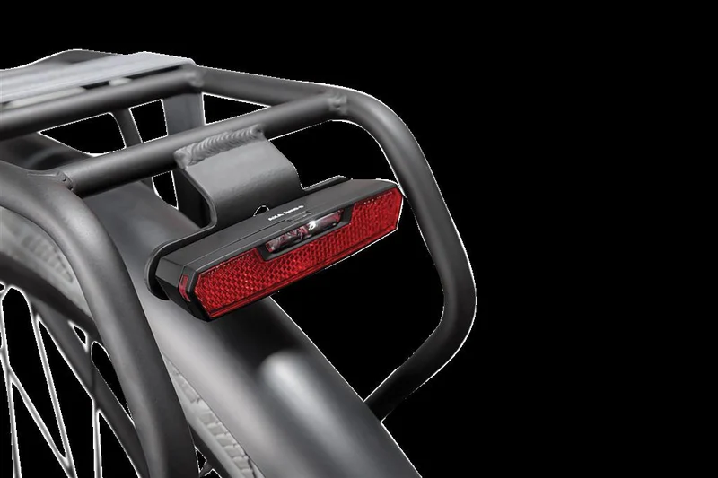 AXA Auto Off, Gepäckträgerbefestigung 80mm LED-Batterie-Rücklicht AXA Juno Battery