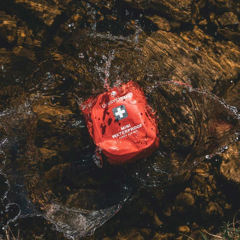 Lifesystems - Kleine, wasserdichte Erste-Hilfe-Tasche
